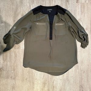 Green dress shirt. Small